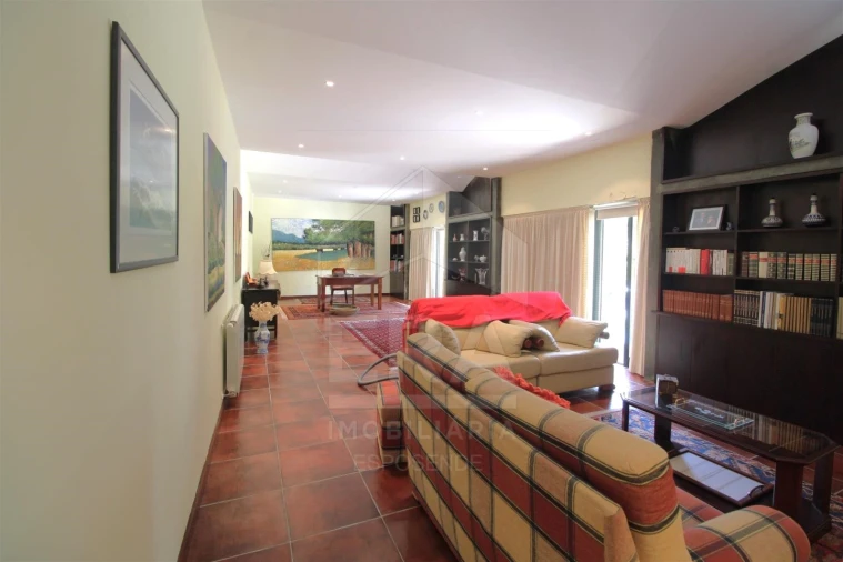 Moradia T5 para Venda em Darque Foto 4