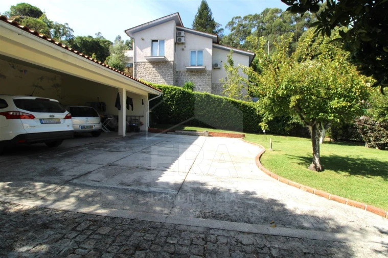 Moradia T5 para Venda em Darque Foto 16