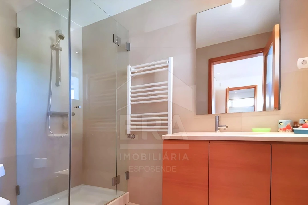 Moradia T4 para Venda em Carreço Foto 15