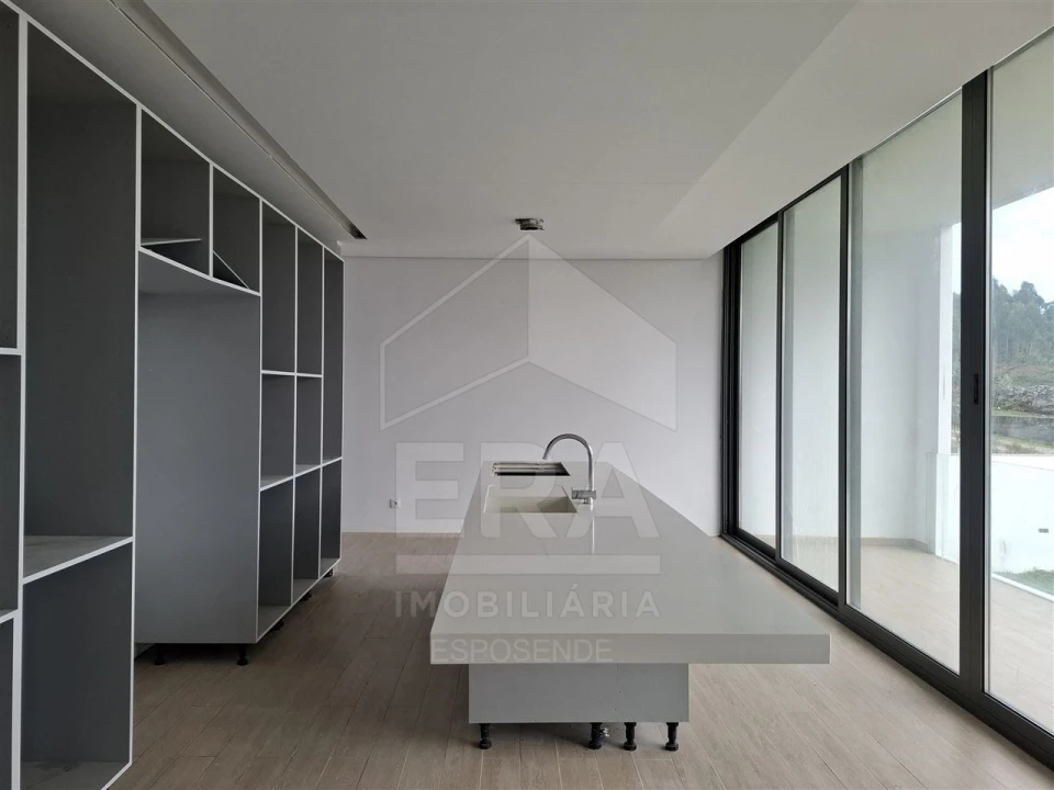 Moradia T3 para Venda em Palmeira de Faro e Curvos Foto 2