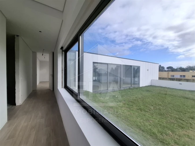 Moradia T3 para Venda em Palmeira de Faro e Curvos Foto 17