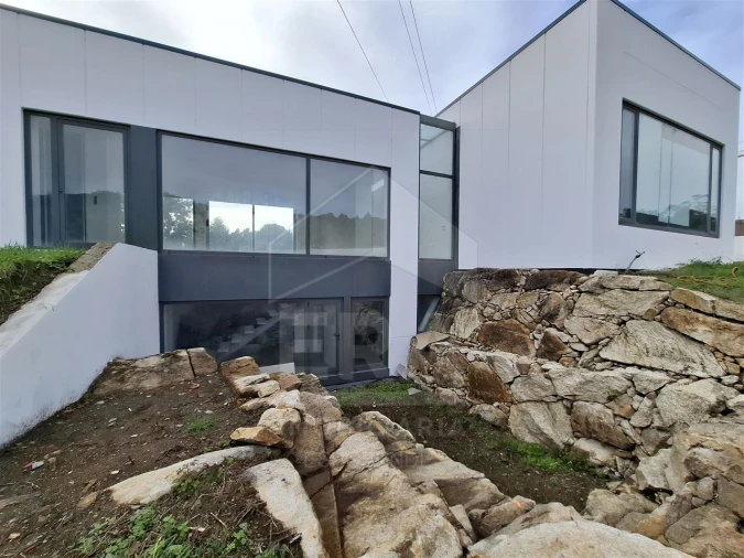 Moradia T3 para Venda em Palmeira de Faro e Curvos Foto 23