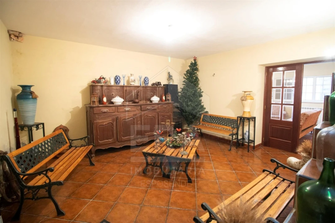 Moradia T5 para Venda em Forjães Foto 2