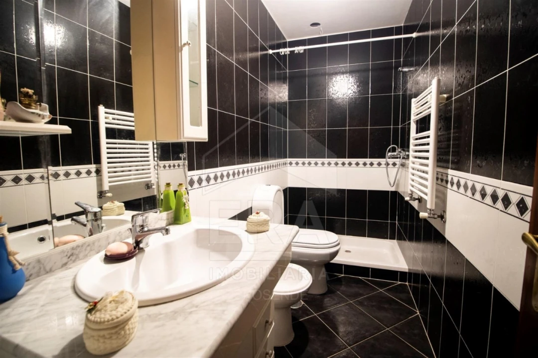 Moradia T5 para Venda em Forjães Foto 7