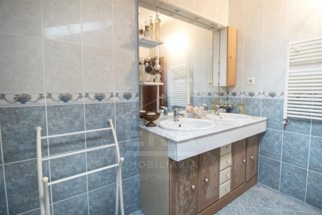 Moradia T5 para Venda em Forjães Foto 12