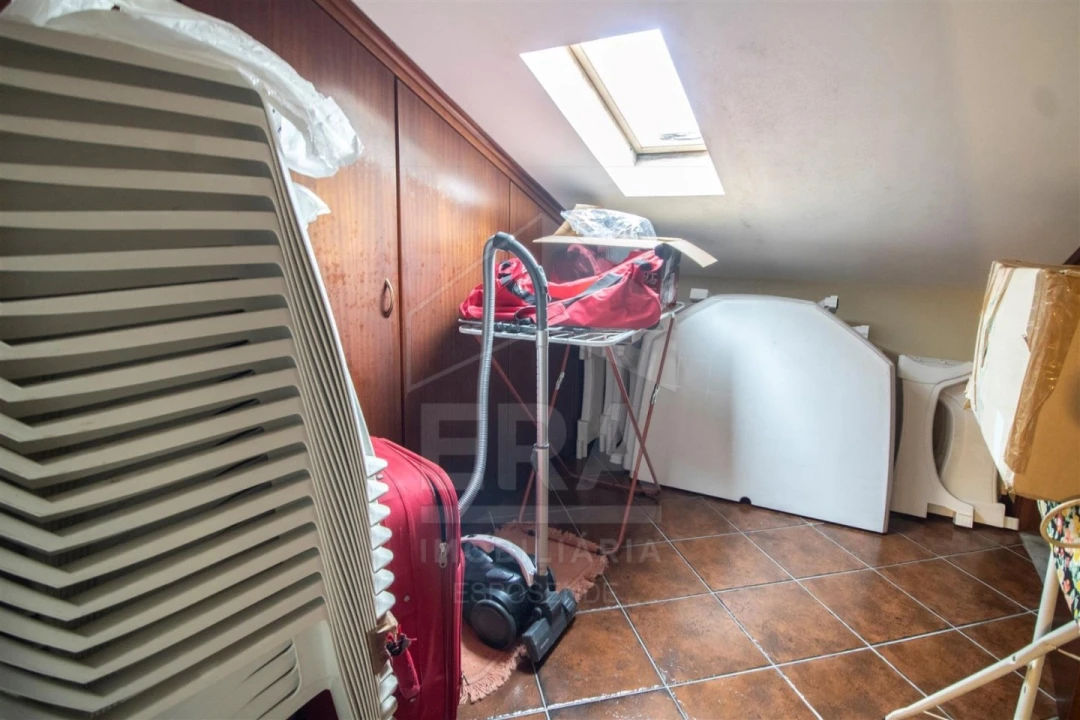 Moradia T5 para Venda em Forjães Foto 16