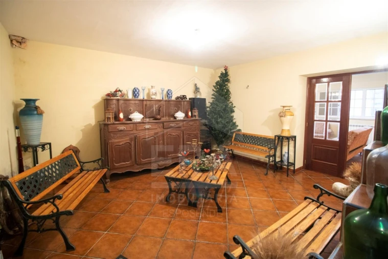 Moradia T5 para Venda em Forjães Foto 2