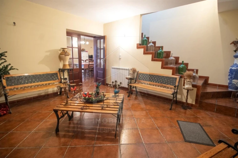 Moradia T5 para Venda em Forjães Foto 3