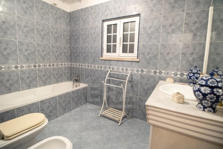 Moradia T5 para Venda em Forjães Foto 8