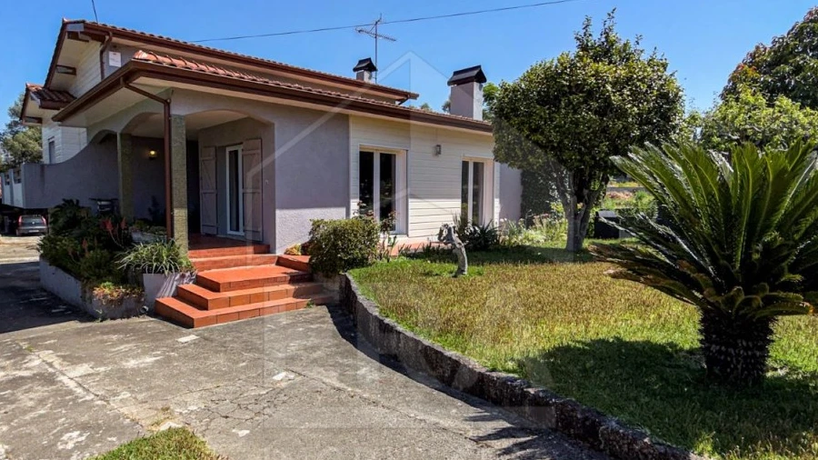 Moradia T3 para Venda em Geraz do Lima (Santa Maria, Santa Leocádia, Moreira), Deão