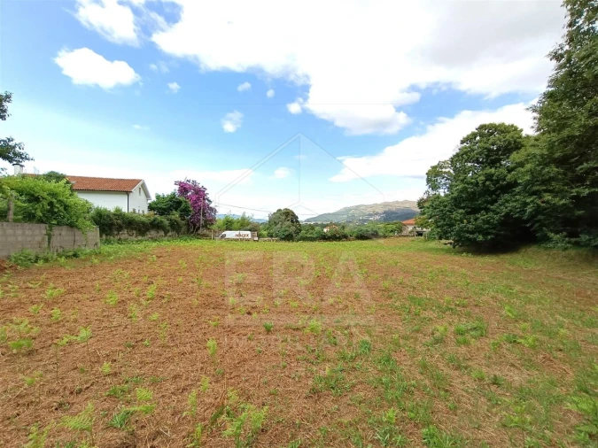 Moradia T2 para Venda em Gondarem Foto 5