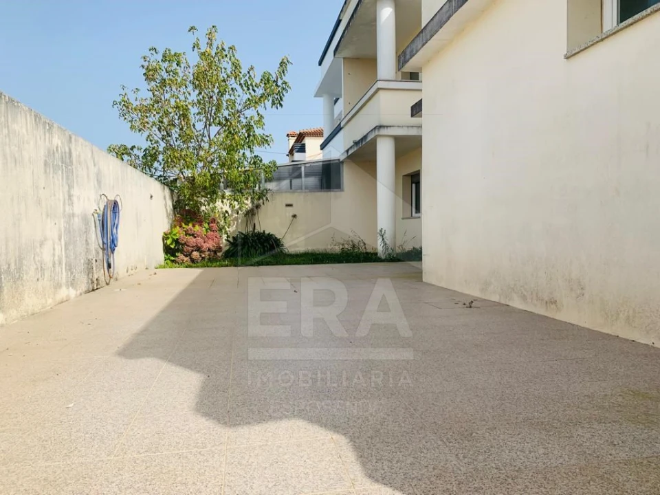 Moradia T5 para Venda em Antas Foto 3