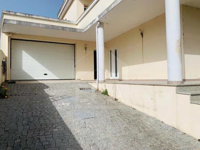 Moradia T5 para Venda em Antas Foto 4