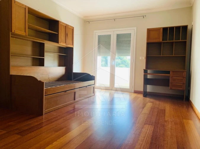 Moradia T5 para Venda em Antas Foto 13