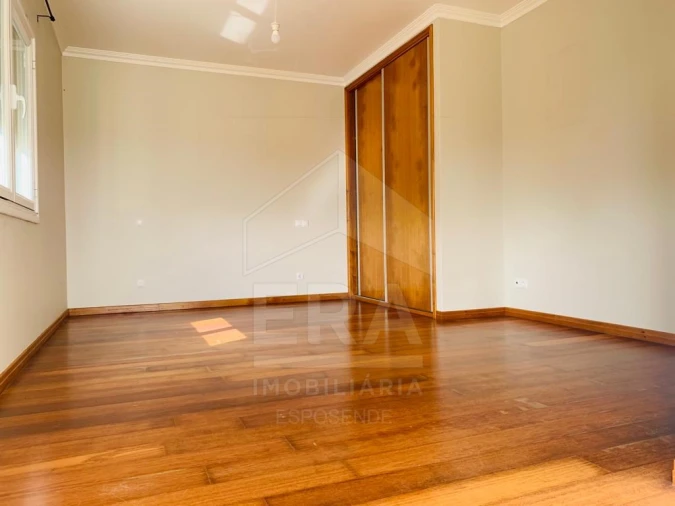 Moradia T5 para Venda em Antas Foto 20