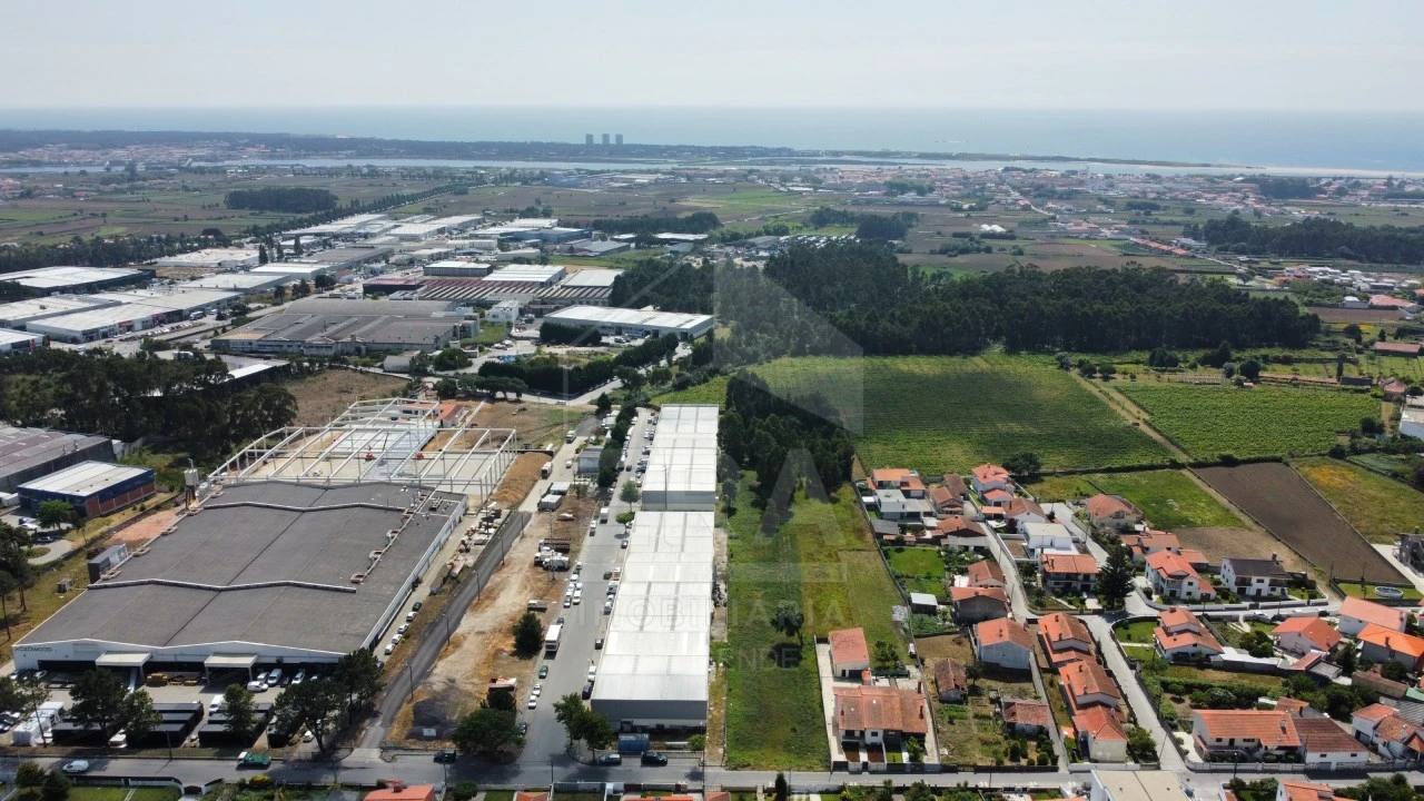 Terreno Comércio / Armazém para Venda em Esposende, Marinhas e Gandra Foto 2