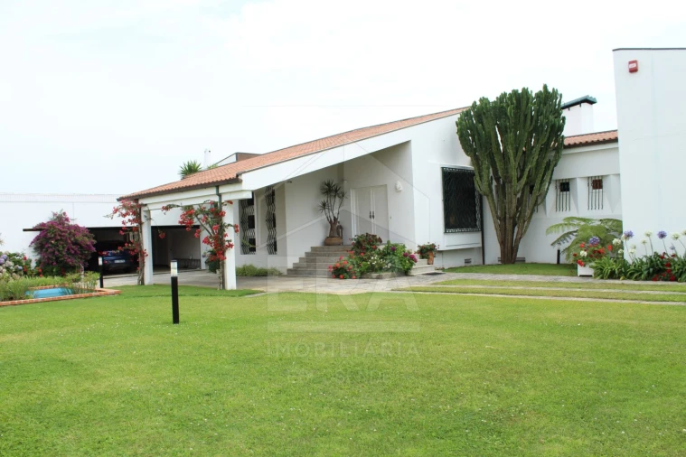 Moradia T5 para Venda em Apúlia e Fão