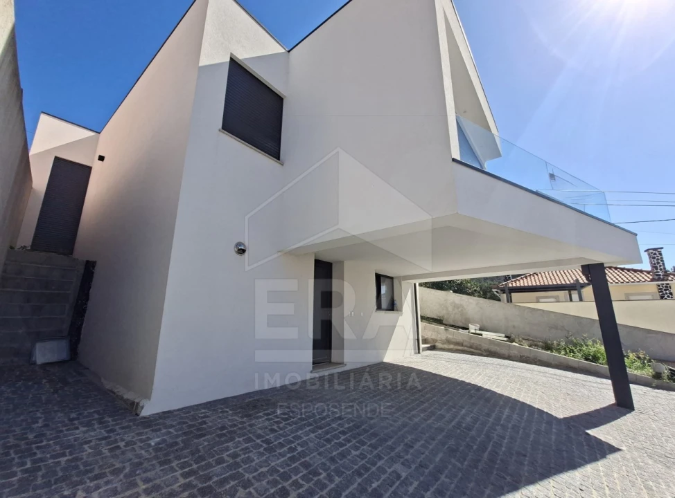 Moradia T3 para Venda em Belinho e Mar Foto 3
