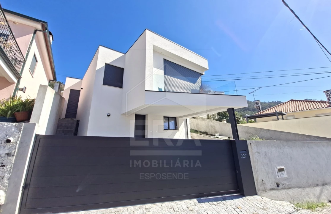 Moradia T3 para Venda em Belinho e Mar Foto 4