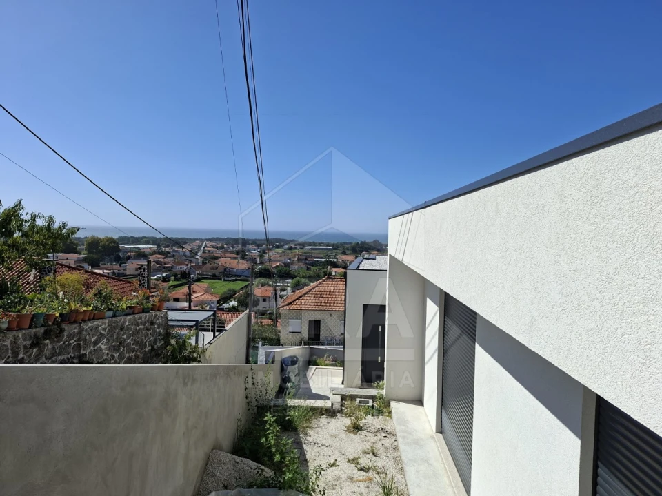 Moradia T3 para Venda em Belinho e Mar Foto 5