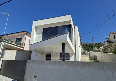 Moradia T3 para Venda em Belinho e Mar