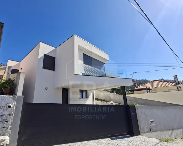 Moradia T3 para Venda em Belinho e Mar Foto 2