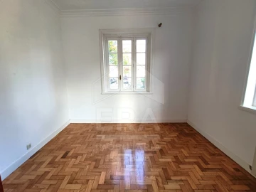 Moradia T4 para Venda em Santa Maria Maior e Monserrate e Meadela