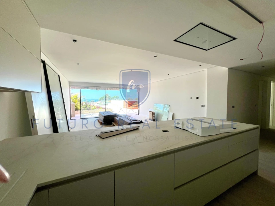 Apartamento T2 para Venda em Camara de Lobos Foto 2