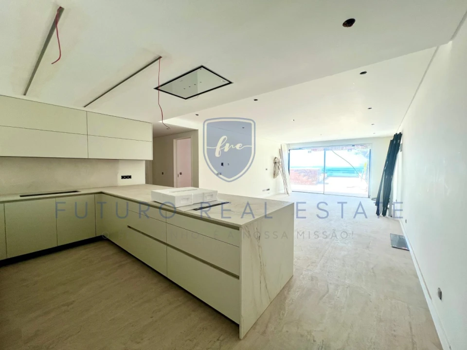 Apartamento T2 para Venda em Camara de Lobos Foto 3