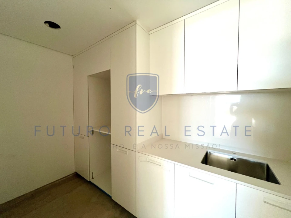 Apartamento T2 para Venda em Camara de Lobos Foto 4