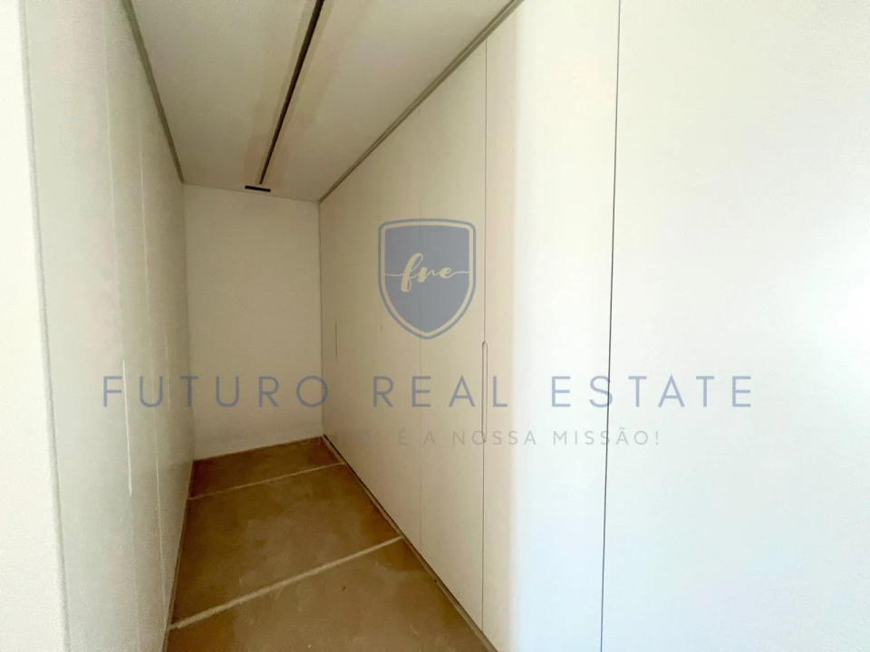 Apartamento T3 para Venda em Camara de Lobos Foto 8