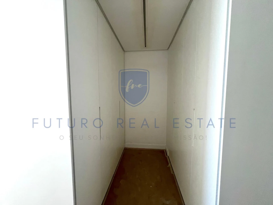 Apartamento T3 para Venda em Camara de Lobos Foto 9
