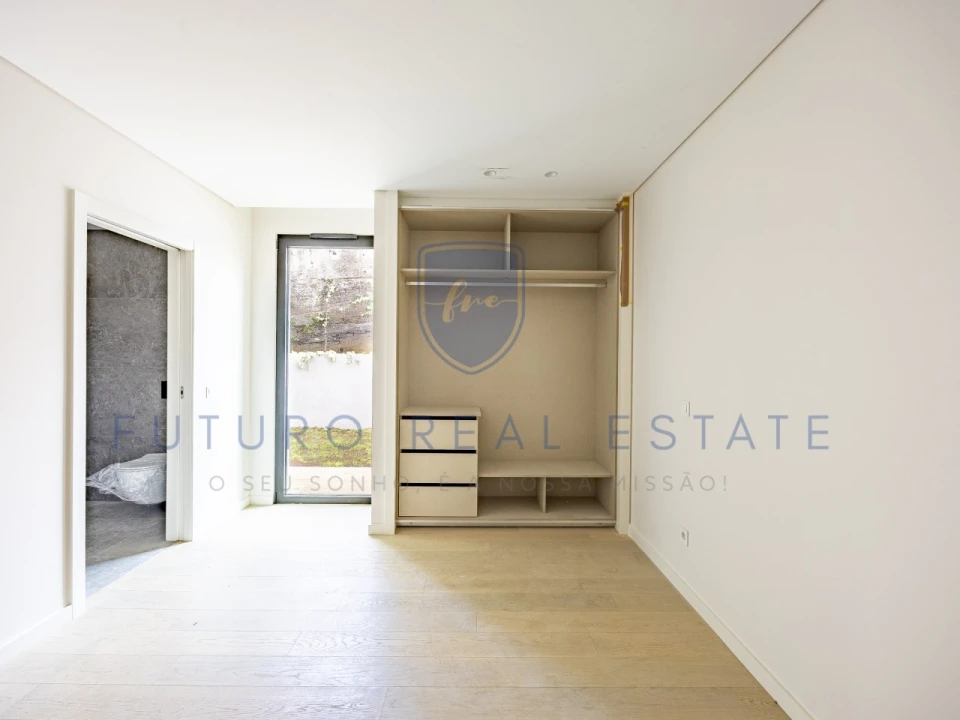 Apartamento T2 para Venda em São Martinho Foto 8