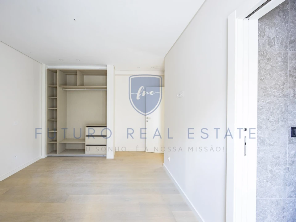 Apartamento T2 para Venda em São Martinho Foto 6