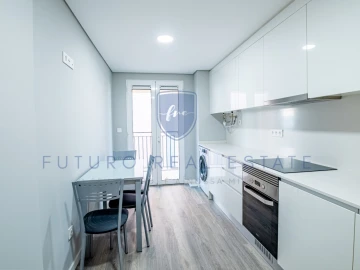 Apartamento T2 para Venda em Funchal (Se)