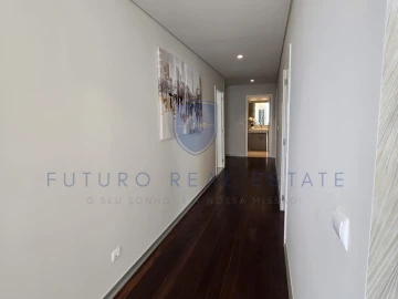 Apartamento T4 para Venda em Funchal (Se)
