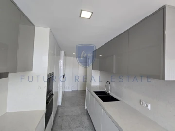 Apartamento T4 para Venda em Funchal (Se)