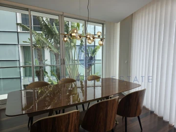 Apartamento T4 para Venda em Funchal (Se)