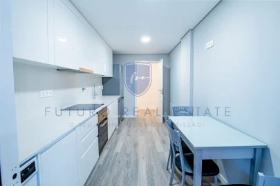 Apartamento T2 para Venda em Funchal (Se)