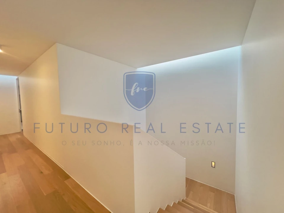 Moradia T4 para Venda em São Martinho Foto 50