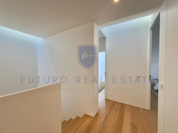 Moradia T4 para Venda em São Martinho Foto 51