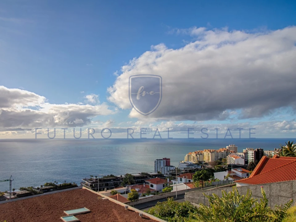 Moradia T3 para Venda em São Martinho Foto 3