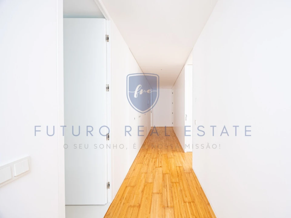 Moradia T3 para Venda em São Martinho Foto 12