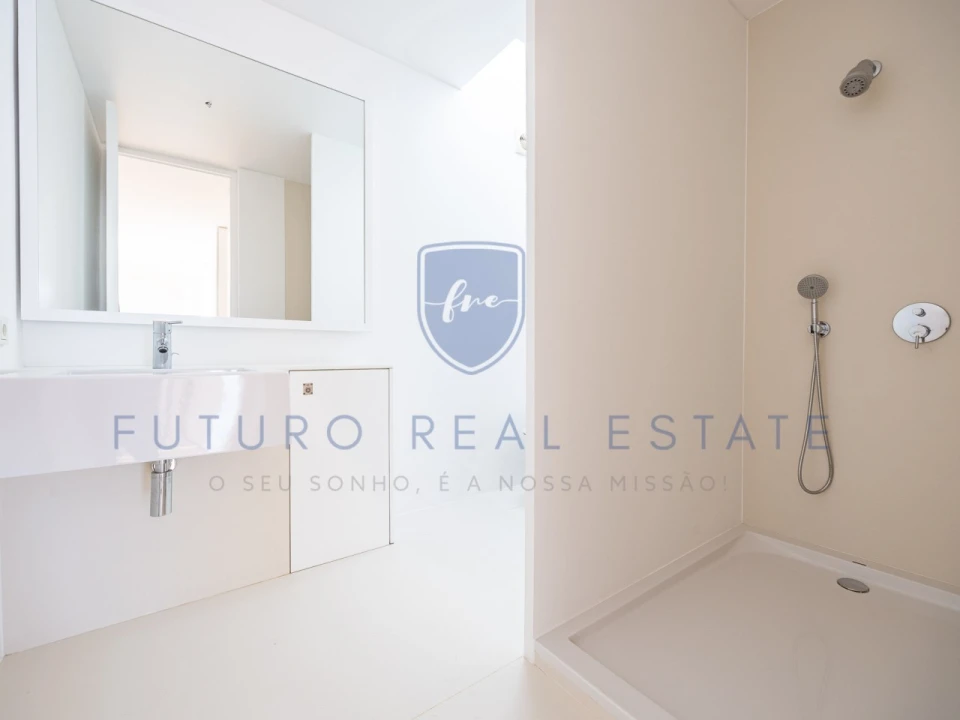 Moradia T3 para Venda em São Martinho Foto 21