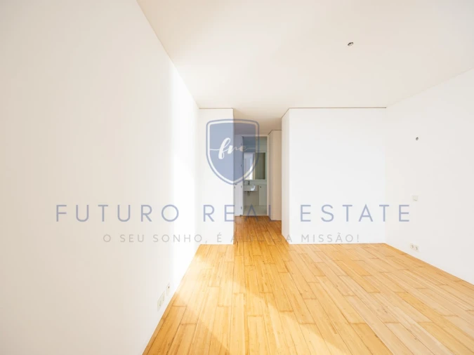 Moradia T3 para Venda em São Martinho Foto 18