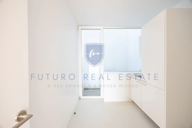 Moradia T3 para Venda em São Martinho Foto 39