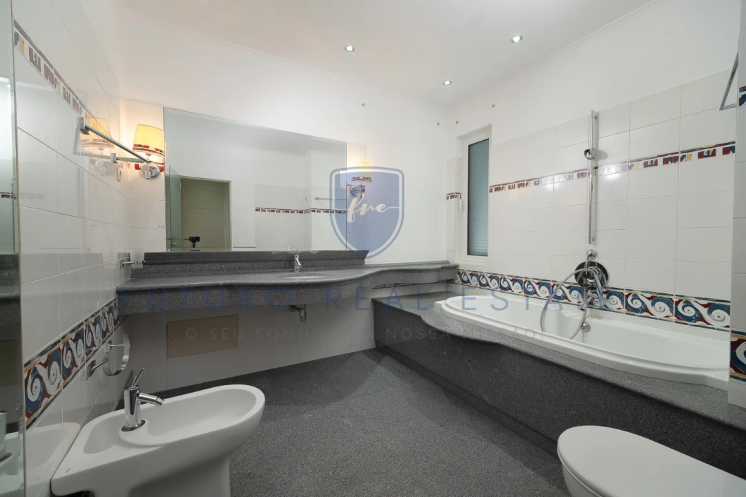 Moradia T4 para Venda em Funchal (Se) Foto 21