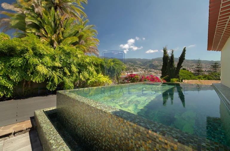 Moradia T4 para Venda em Funchal (Se) Foto 28