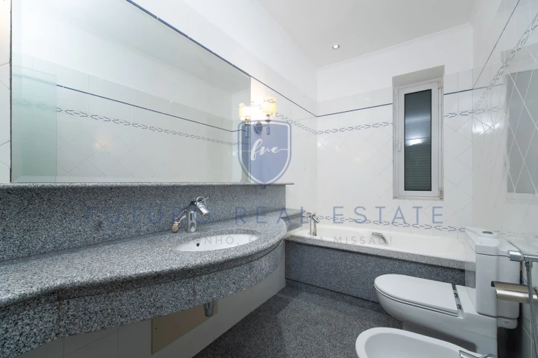 Moradia T4 para Venda em Funchal (Se) Foto 19