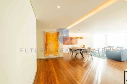 Apartamento T3 para Venda em Funchal (Se)